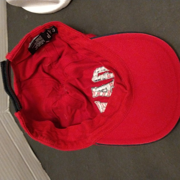 VGUC. GAP American flag colored red baseball cap. - Picture 7 of 8